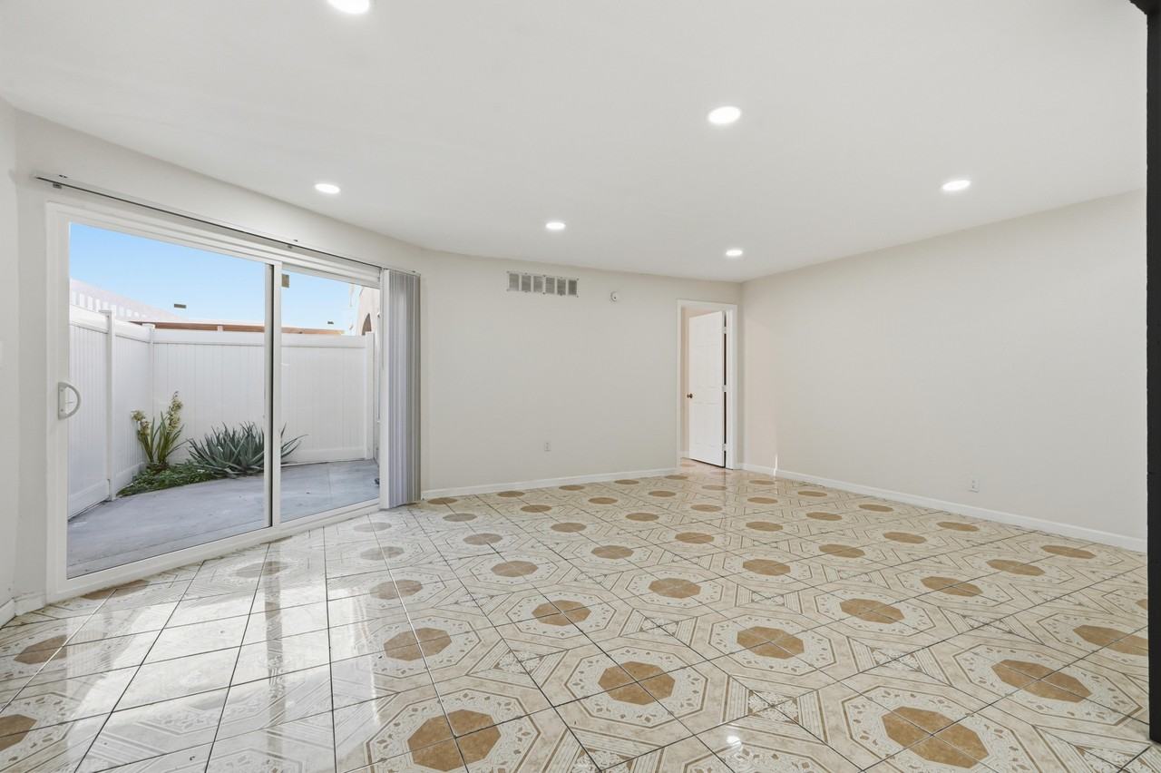 7924 Woodman Ave #3 - Photo 4 of 40