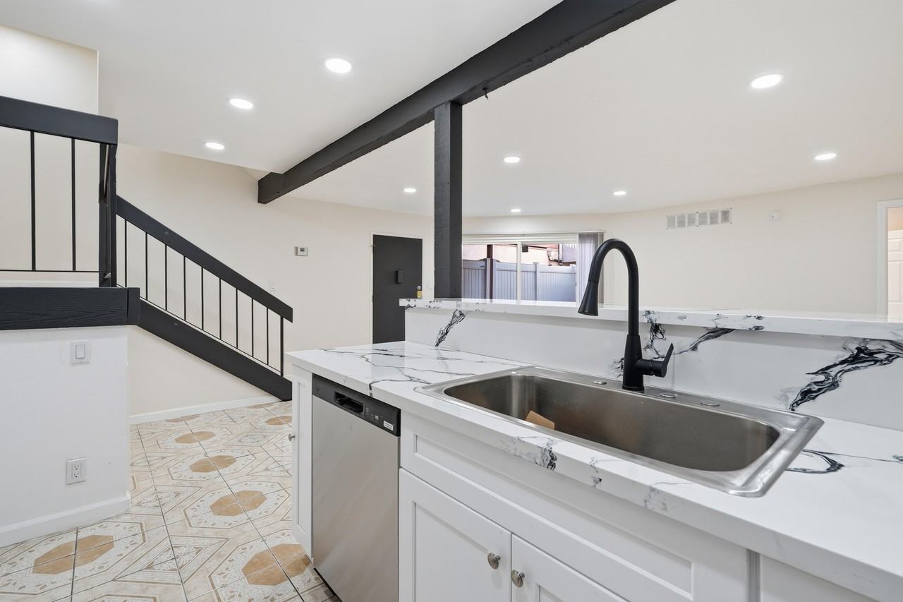 7924 Woodman Ave #3 - Photo 6 of 40