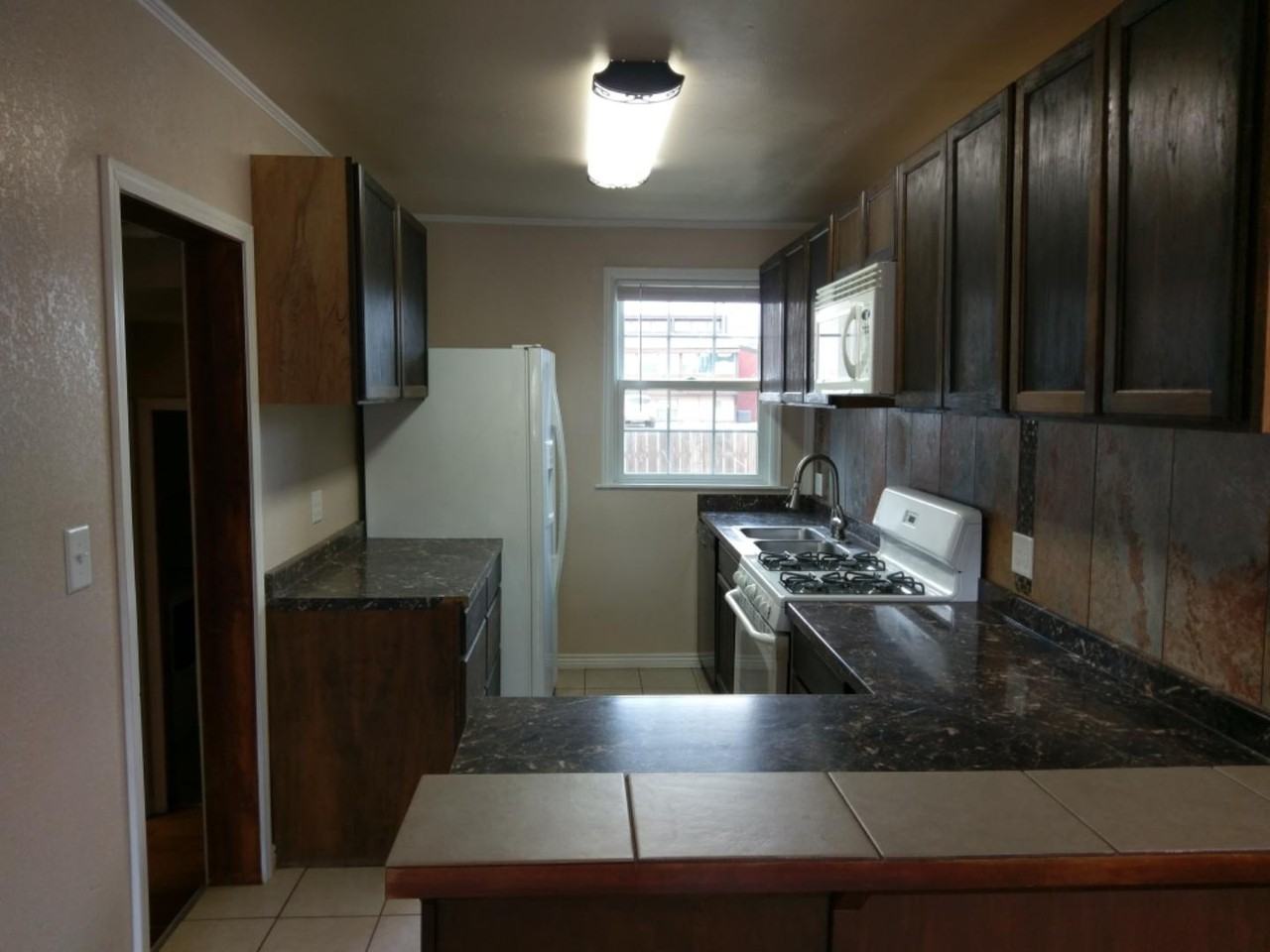 E Lyon St #421LYONS - Photo 6 of 12