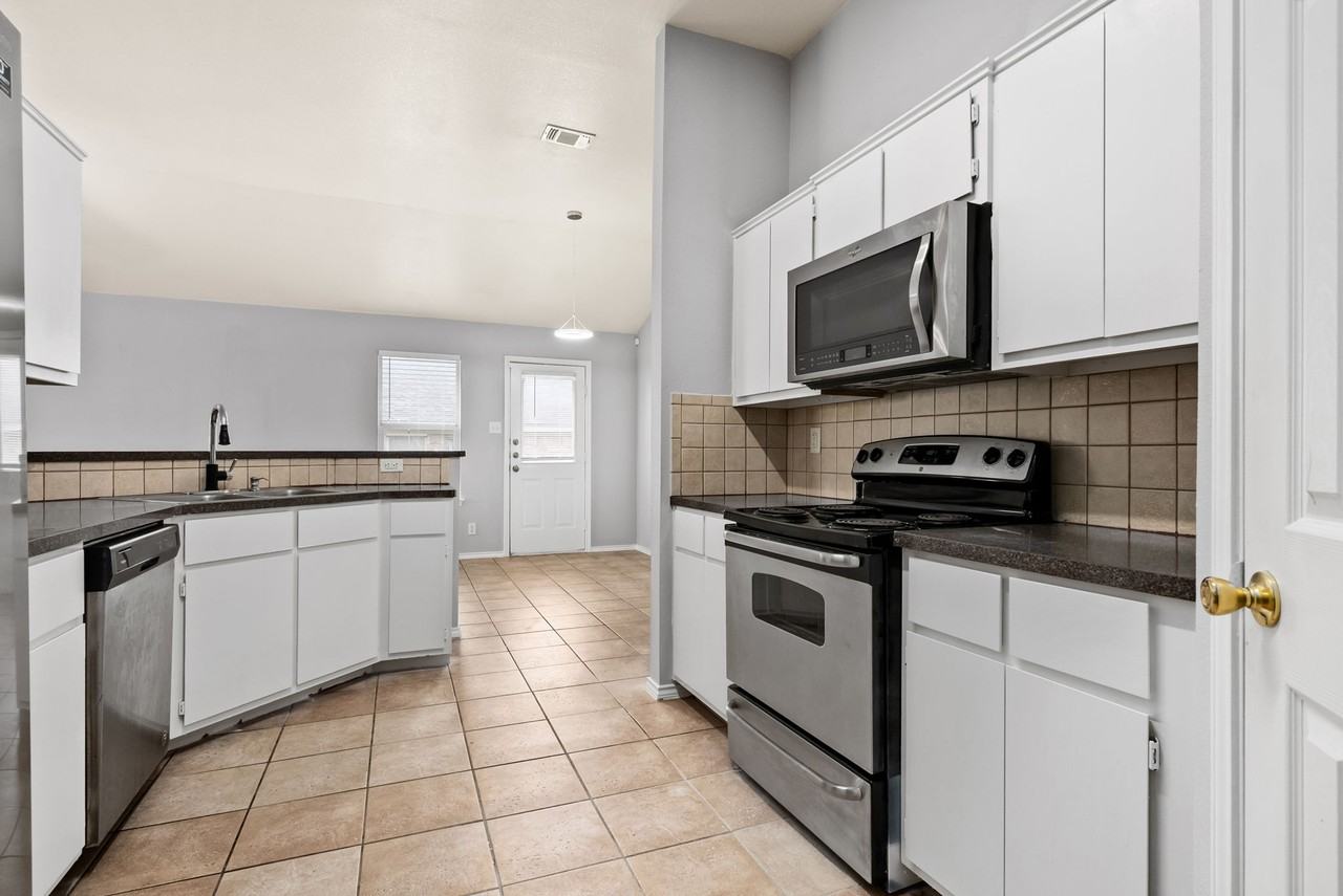 4107 Elms Run Cir #A - Photo 7 of 16