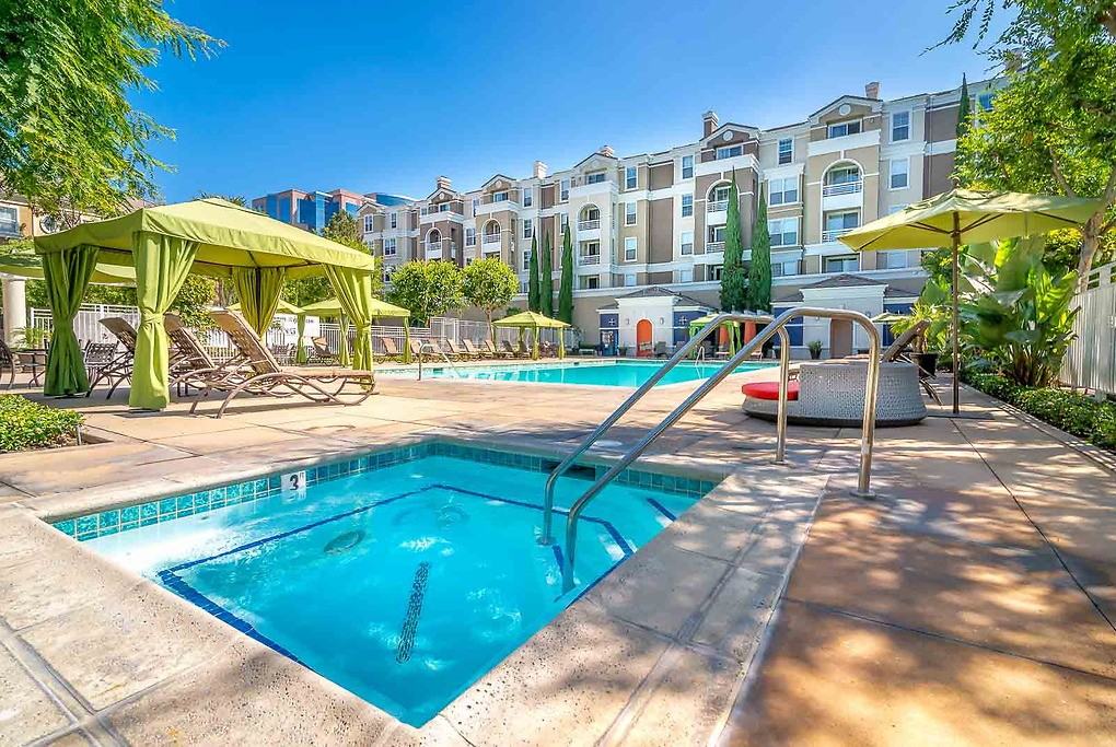 Pinnacle at MacArthur Place - Photo 4 of 49