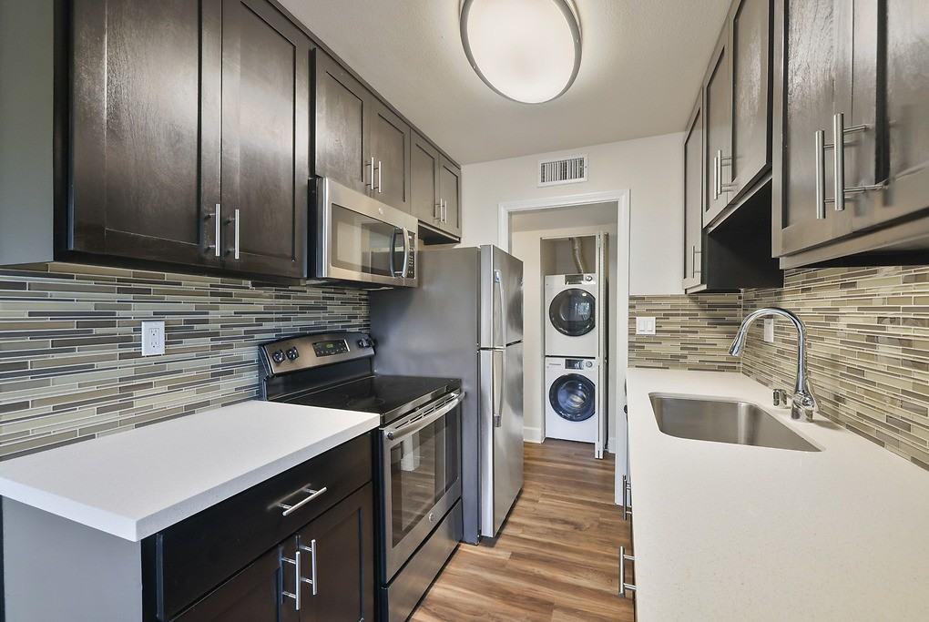 The Hallie - Photo 7 of 52