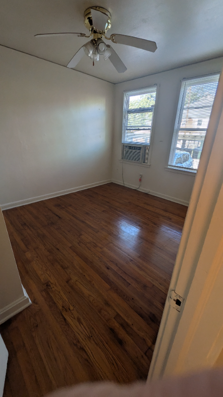 2225 Wisteria St - Photo 4 of 9