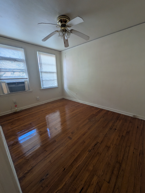 2225 Wisteria St - Photo 5 of 9