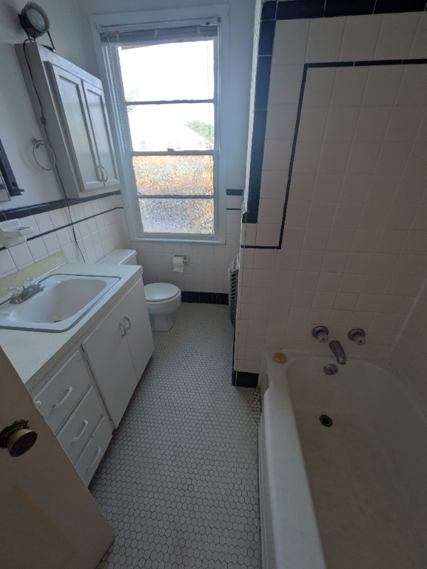 2225 Wisteria St - Photo 7 of 9