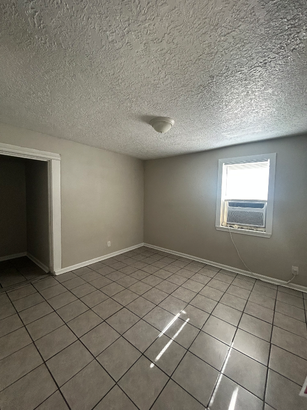 1915 Legion St - Photo 3 of 9