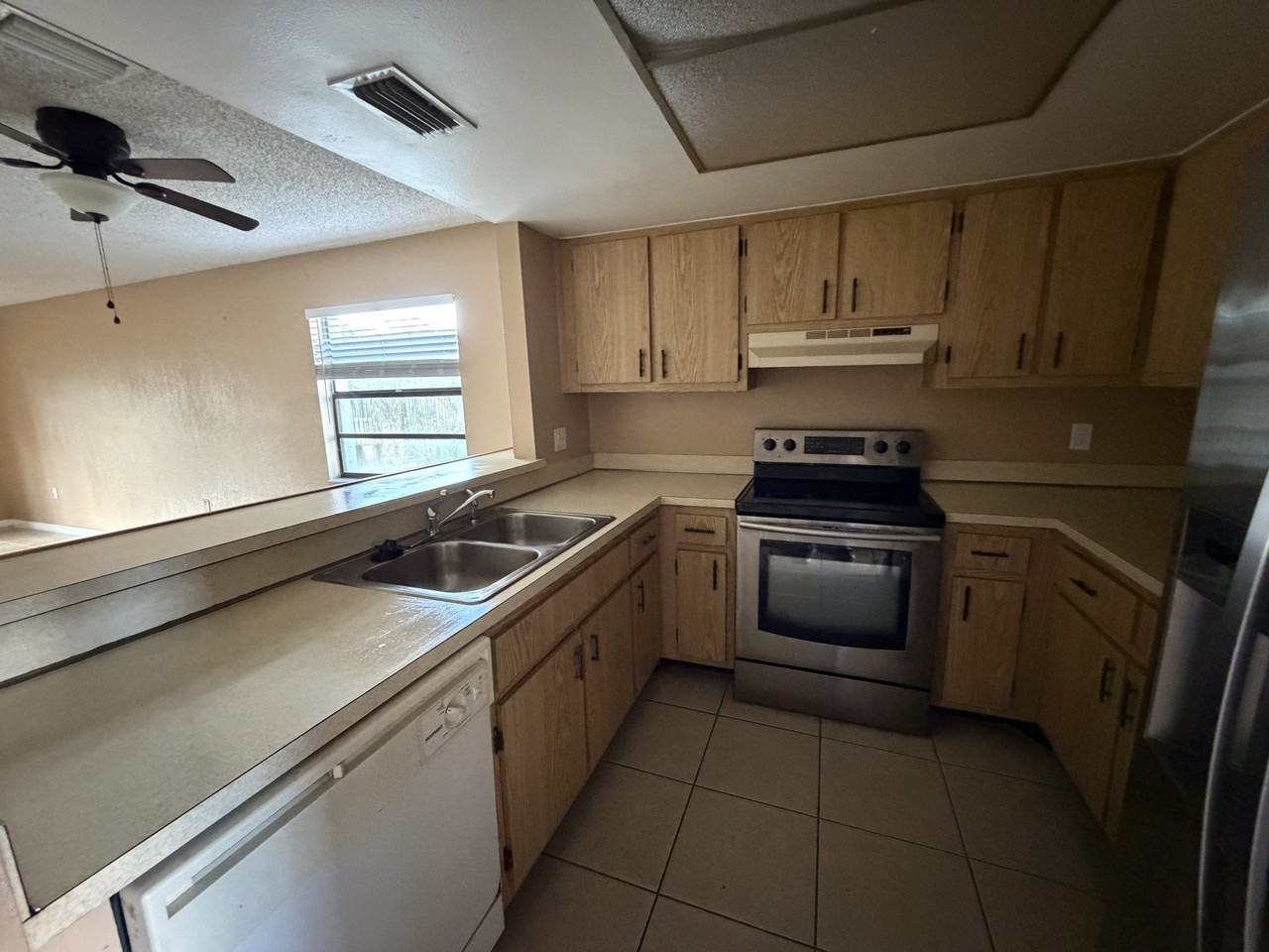 1040 June Dr #1 - Photo 3 of 40