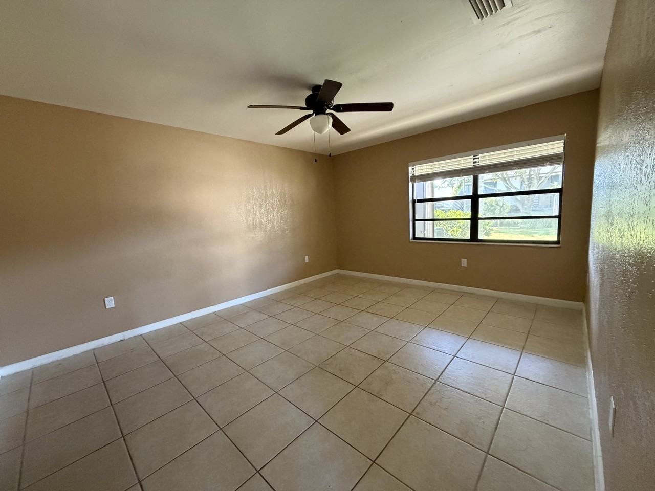 1040 June Dr #1 - Photo 6 of 40