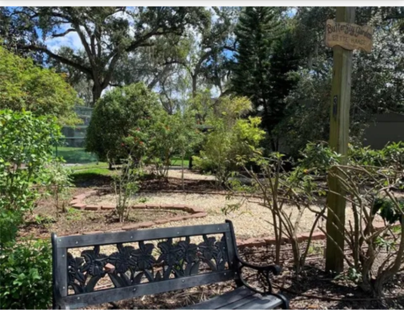 8001 Hibiscus Dr - Photo 3 of 11