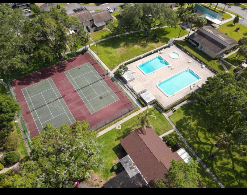 8001 Hibiscus Dr - Photo 5 of 11