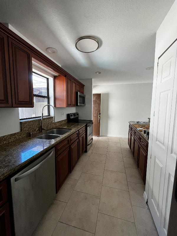 8001 Hibiscus Dr - Photo 7 of 11