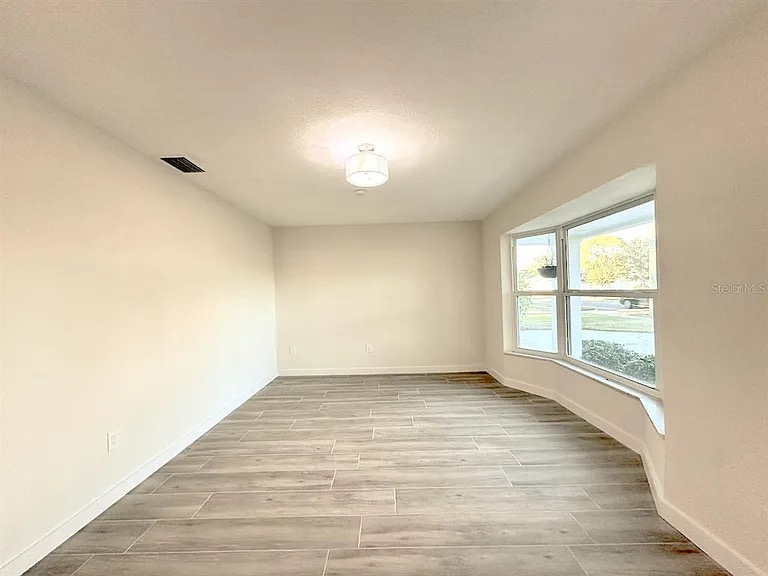 4700 Chancellor St Ne - Photo 2 of 10