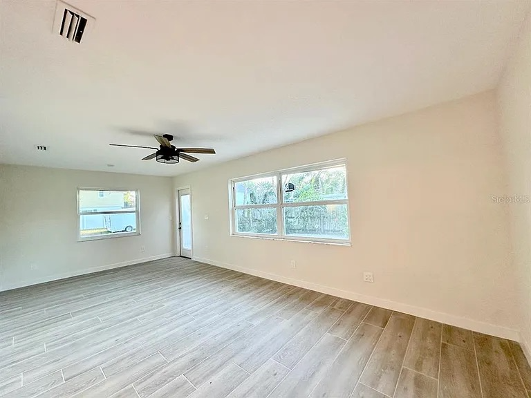 4700 Chancellor St Ne - Photo 6 of 10