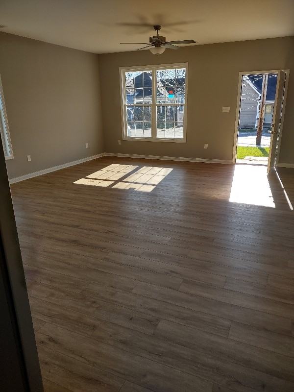 227 E Oak St - Photo 4 of 16