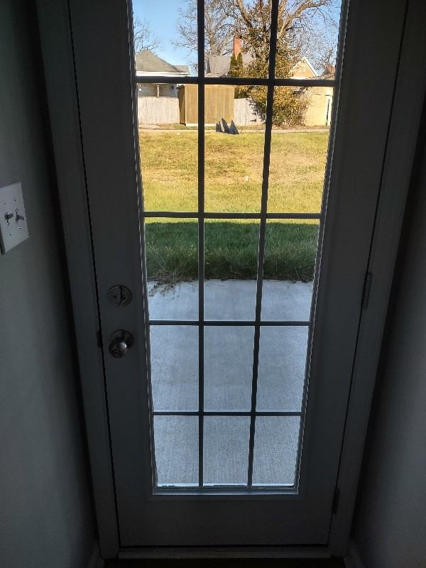 227 E Oak St - Photo 5 of 16