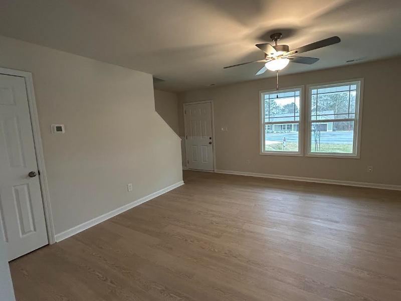 111 Red Maple Pl - Photo 3 of 17