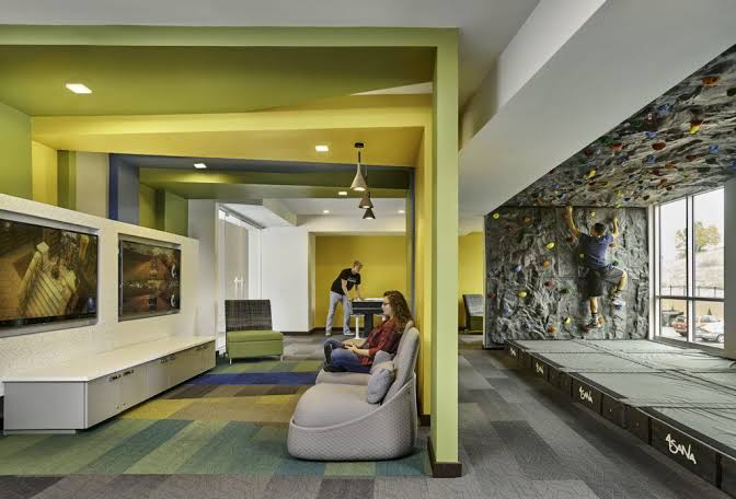 1121 Austin Bluffs Pkwy #340 - Photo 5 of 8