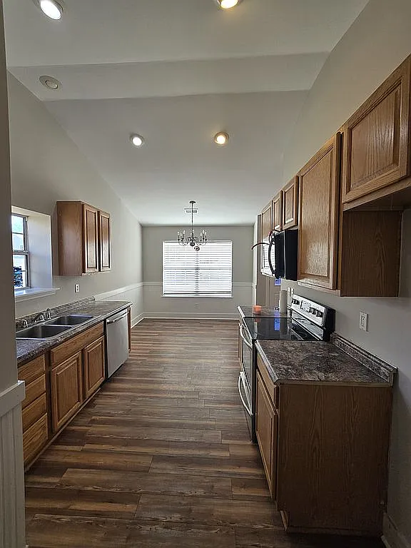 510 Cypress Cv - Photo 4 of 13