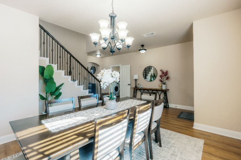 728 Chatsworth Dr - Photo 2 of 20