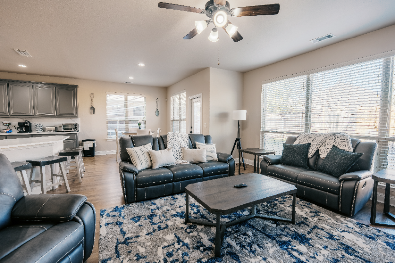 728 Chatsworth Dr - Photo 6 of 20