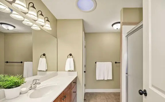 1390 W Henrys Pt Dr - Photo 6 of 9