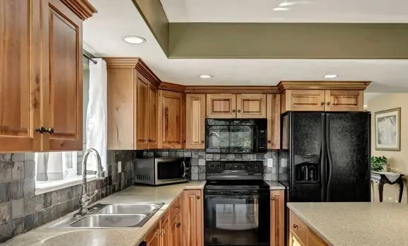 1390 W Henrys Pt Dr - Photo 7 of 9