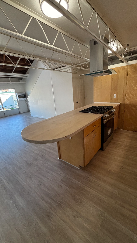 6025 Christie Ave - Photo 3 of 11