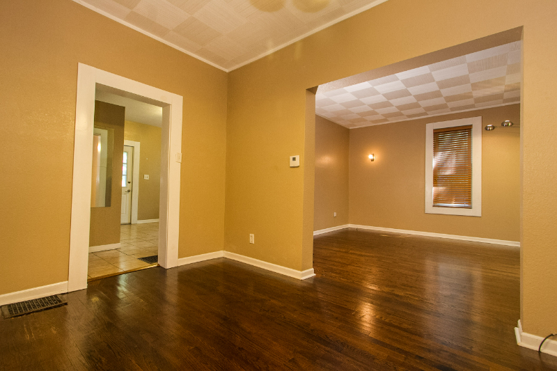 571 Angella St - Photo 5 of 20