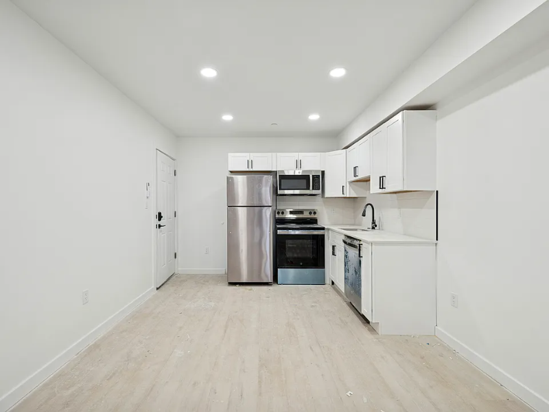 52 N 52nd St #10 - Photo 4 of 20