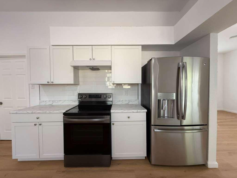 4135 Sunrise Point Dr - Photo 3 of 10