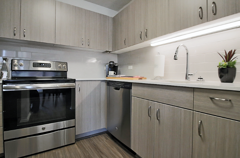 51 W Elm St - Photo 3 of 10
