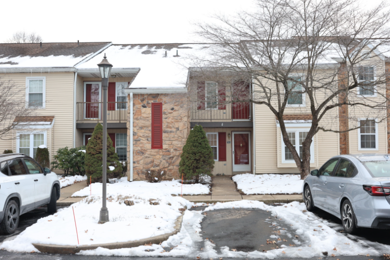 154 Valley Greene Cir - Photo 2 of 20