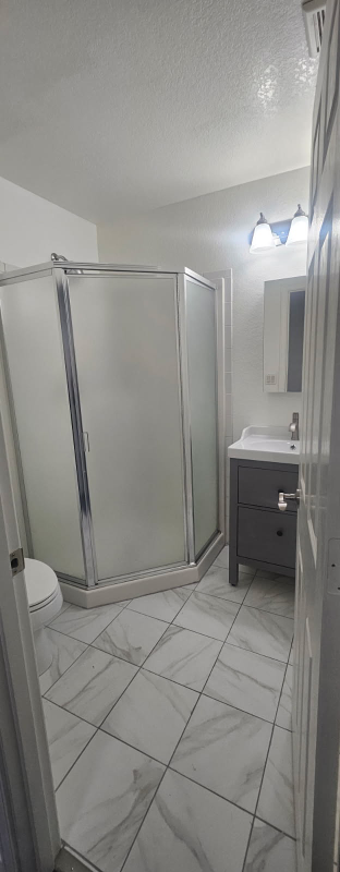 437 Harris Ln - Photo 3 of 8