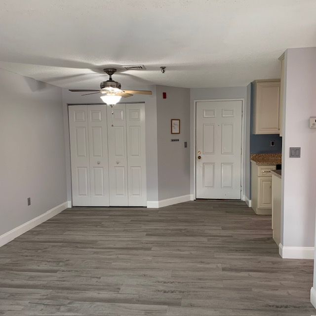 512 Abbott Farm Ln - Photo 3 of 11