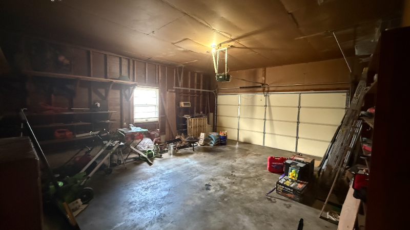 1601 N Oak St - Photo 4 of 20