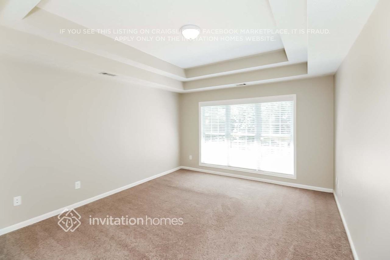 48 Fenwick Ct - Photo 3 of 8