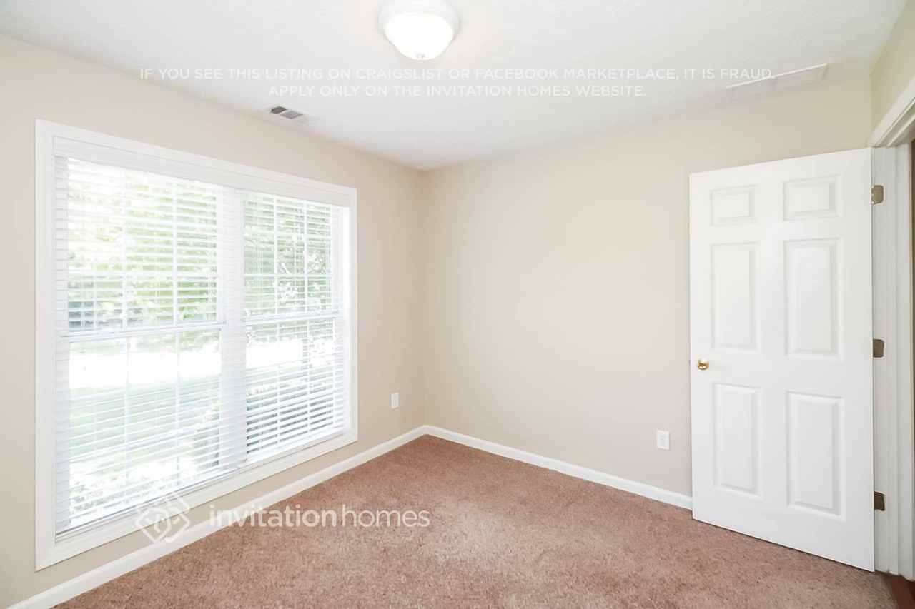 48 Fenwick Ct - Photo 4 of 8