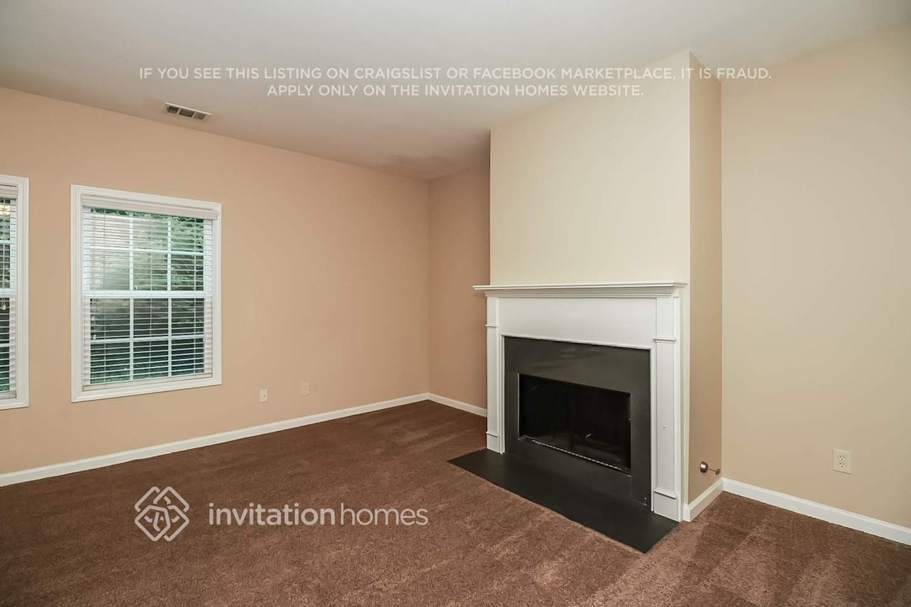 3021 Leatherleaf Trl - Photo 3 of 21