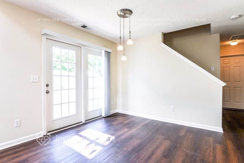 3047 Bracey Pl - Photo 5 of 25