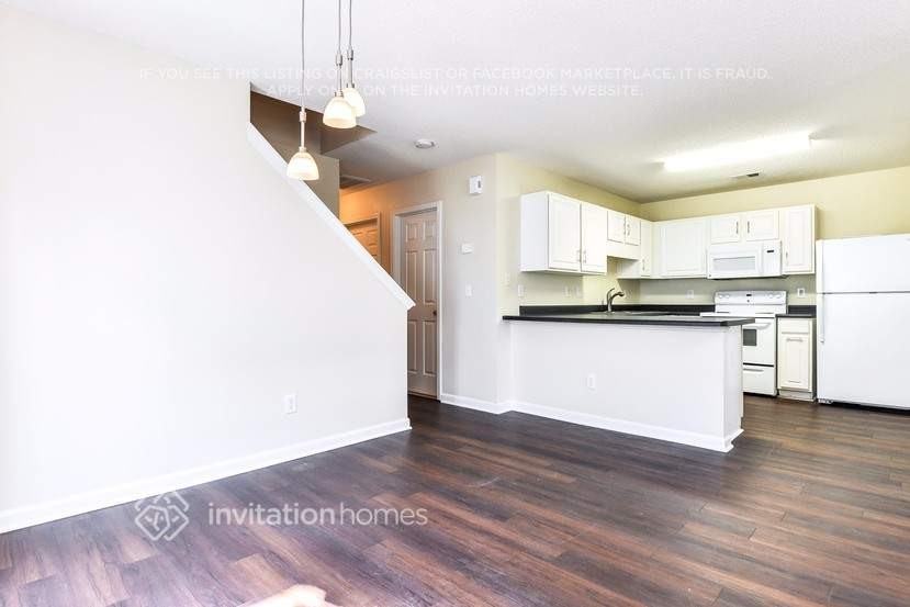 3047 Bracey Pl - Photo 7 of 25