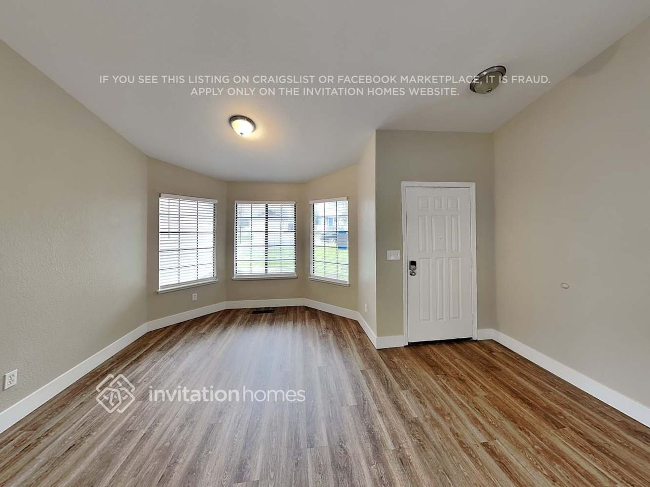 449 Topsail Dr - Photo 3 of 18