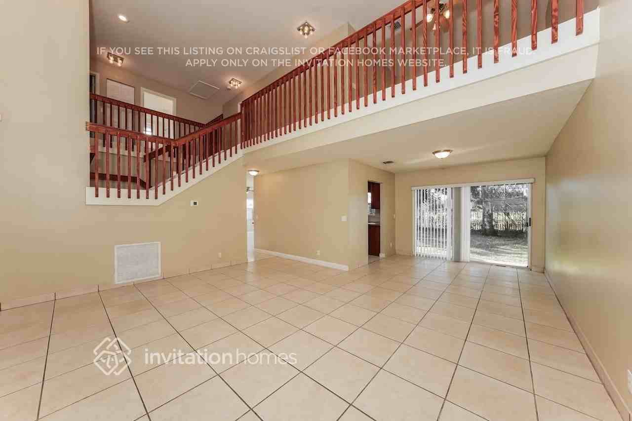 10154 Aqua Vista Way - Photo 5 of 18