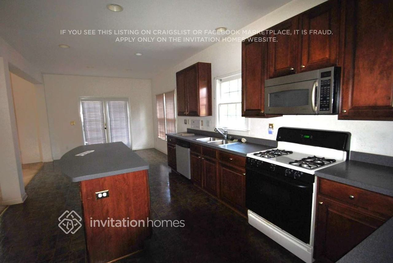 6358 Greenock Dr - Photo 4 of 13