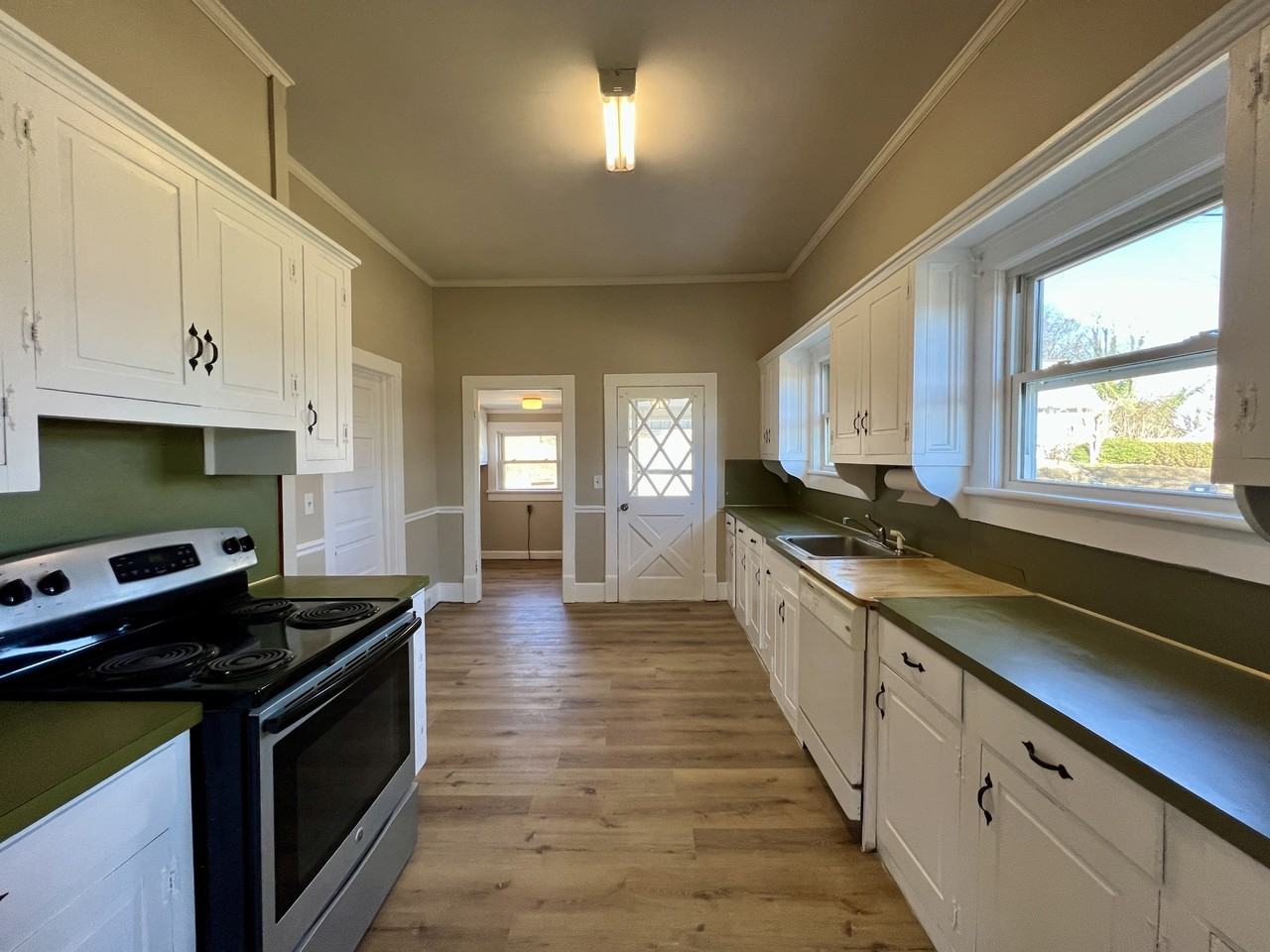 201 E Cowles St #1 - Photo 3 of 16