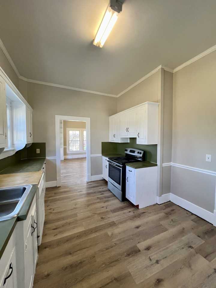 201 E Cowles St #1 - Photo 5 of 16