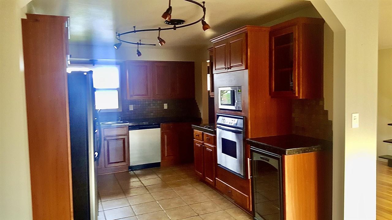 13806 Ne Fremont Ct #1 - Photo 4 of 28