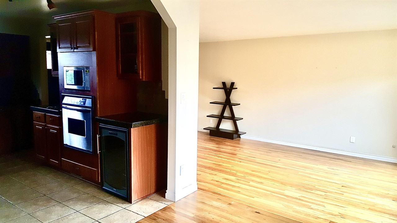 13806 Ne Fremont Ct #1 - Photo 5 of 28