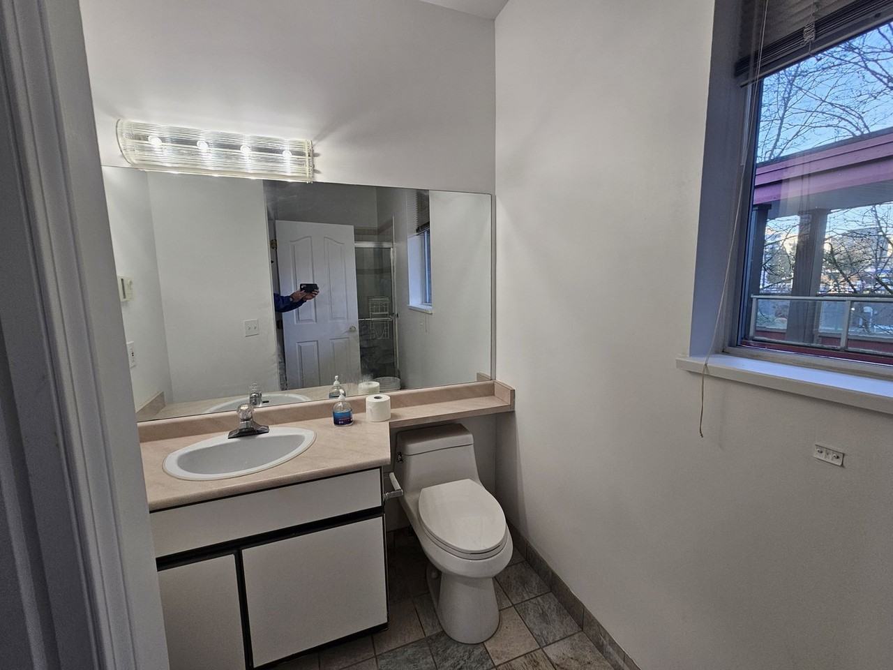 4951 Sanders St - Photo 6 of 8