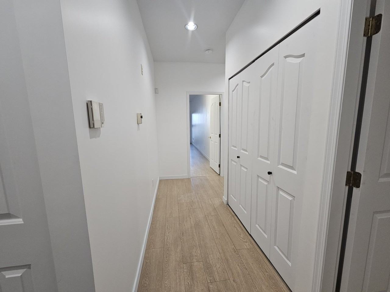 4951 Sanders St - Photo 7 of 8