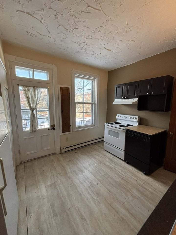 1123 Boul Saint-Joseph E - Photo 2 of 11